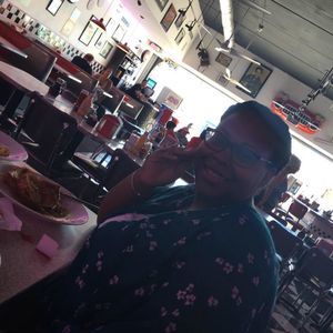 Meet your Posher, Gloria